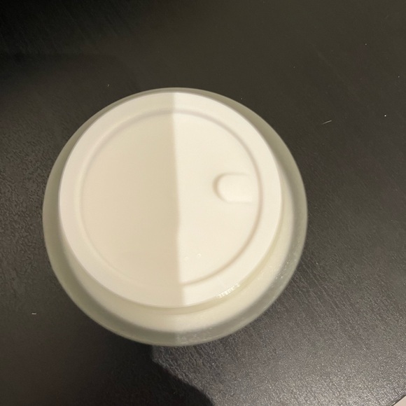 Uncommon Beauty | Enhanced Daily Water Cream - Picture 2 of 3